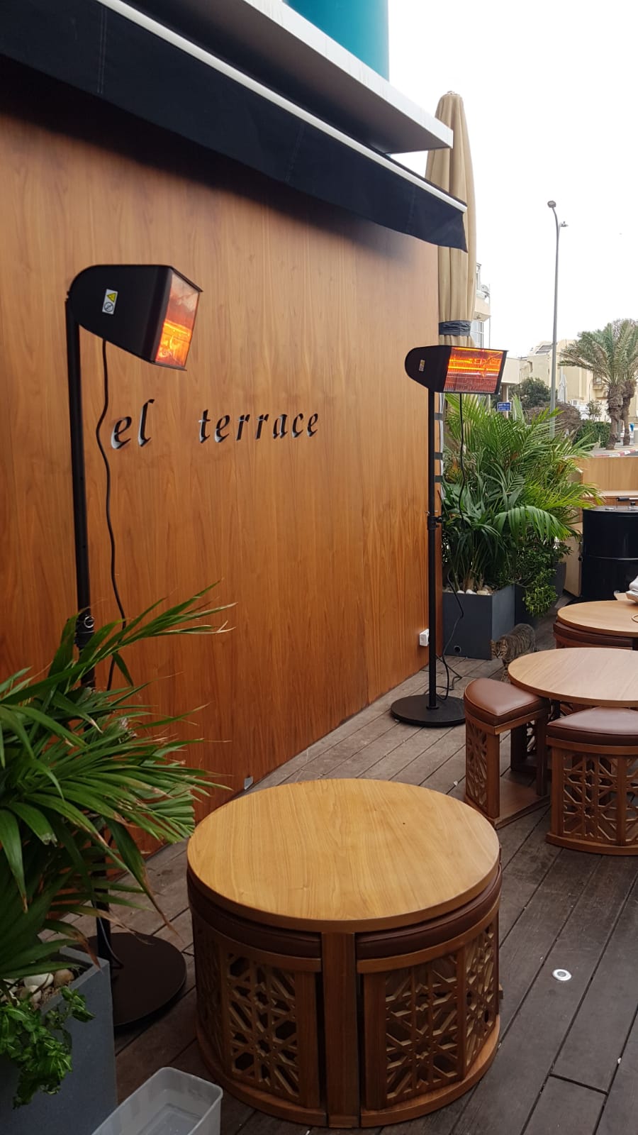 Infrared Heater Including Black Stand and Remote control | Model BOSTON premium 2000W - Details