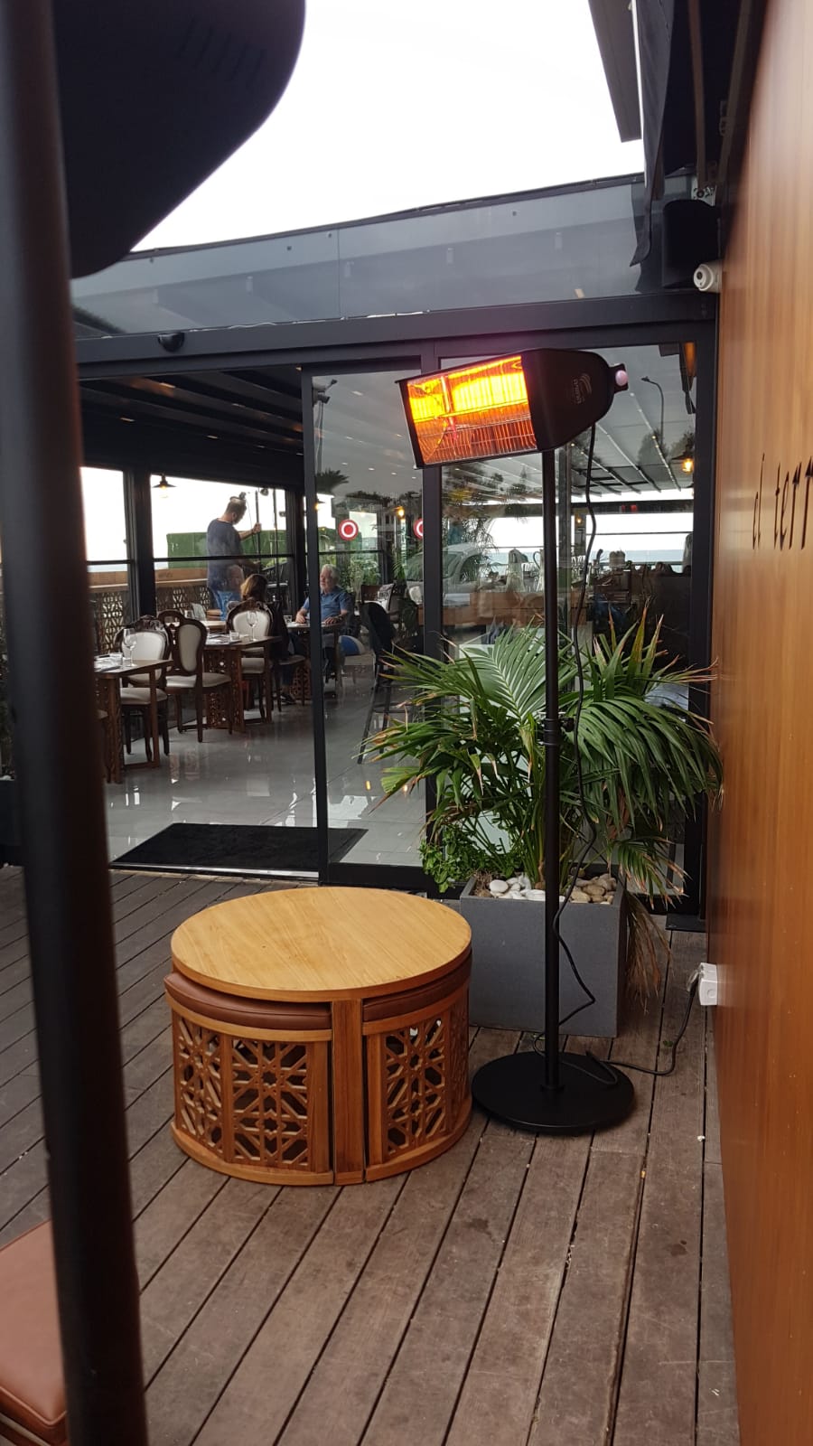 Infrared Heater Including Black Stand and Remote control | Model BOSTON premium 2000W - View 3