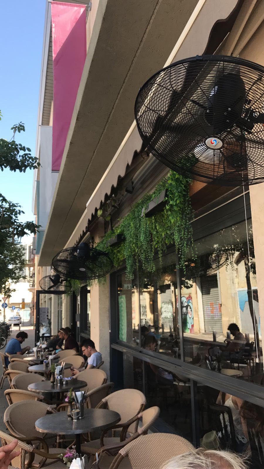 "Industrial Strengthened 20 Inch Wall Fan Model Breeze-Vent" - Details